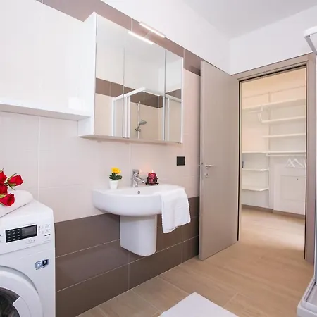 וילה Sleeps 6 Pool Air Con *