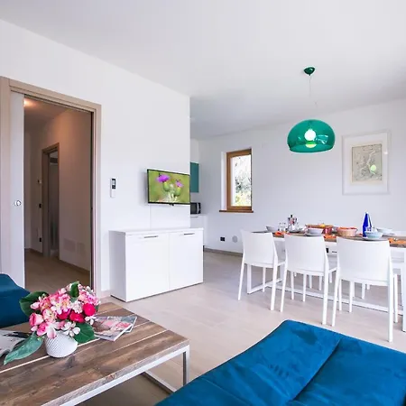 Sleeps 6 Pool Air Con Вилла