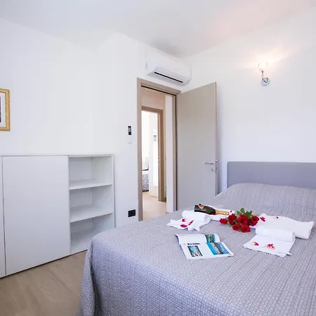 Sleeps 6 Pool Air Con Вилла