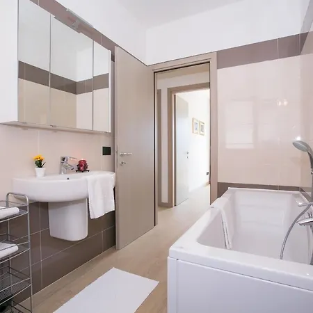Villa Sleeps 6 Pool Air Con Tremezzo