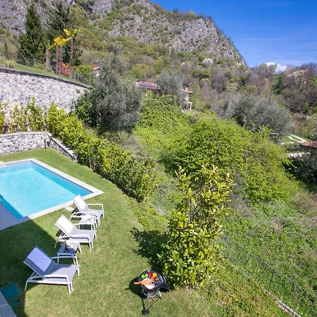 Villa Sleeps 6 Pool Air Con
